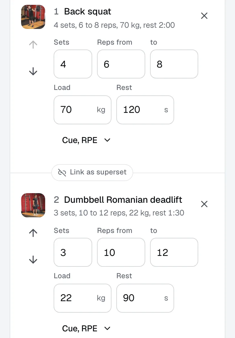 The program builder on a phone: back squat with its sets, rep range, load and rest.
