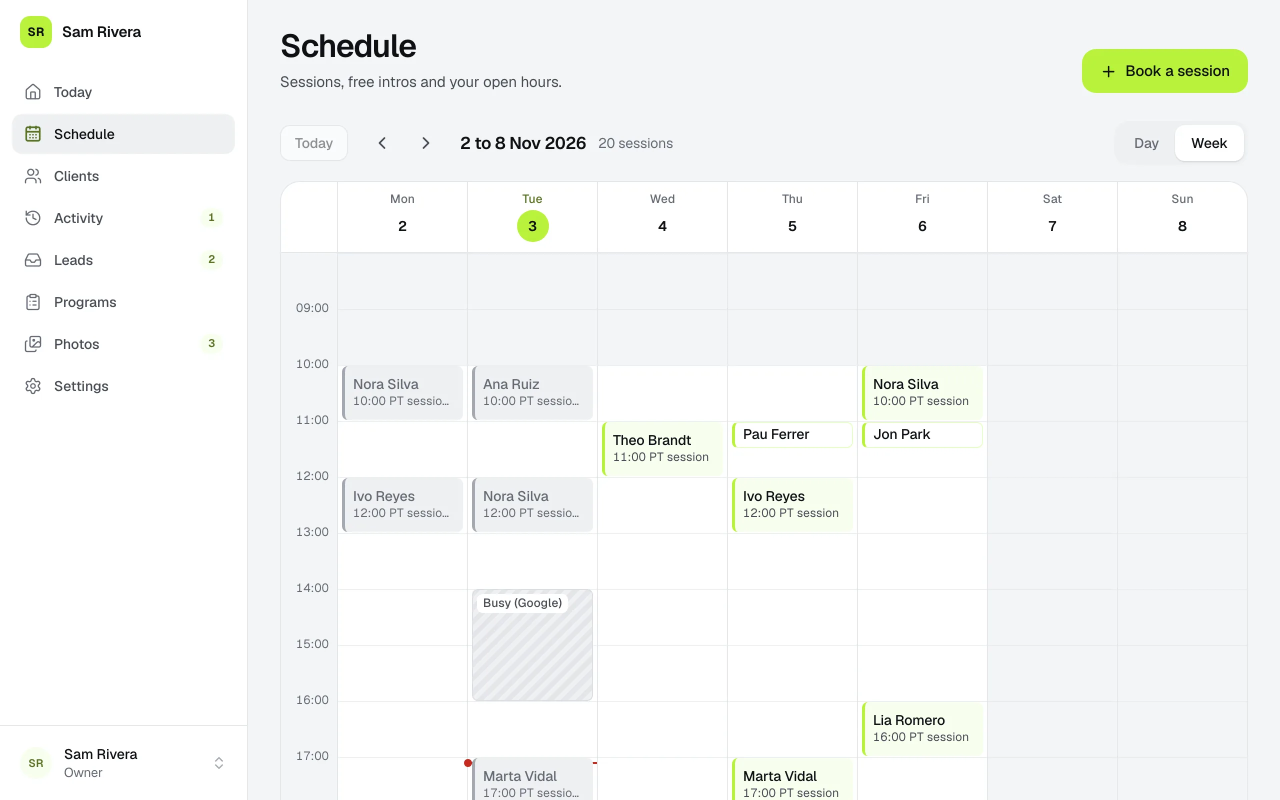 The coach's week on the schedule, with a Busy (Google) block on Tuesday afternoon before the evening's sessions.